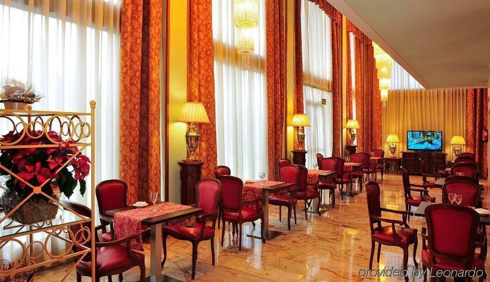 Salles Ciutat Del Prat Barcelona Airport El Prat de Llobregat Restaurante foto